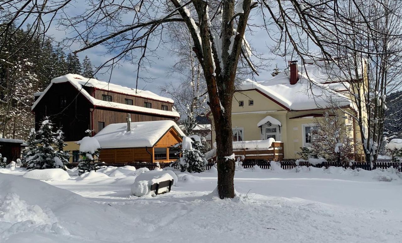 Aparthotel Stodola na Bílé à Bila  Extérieur photo